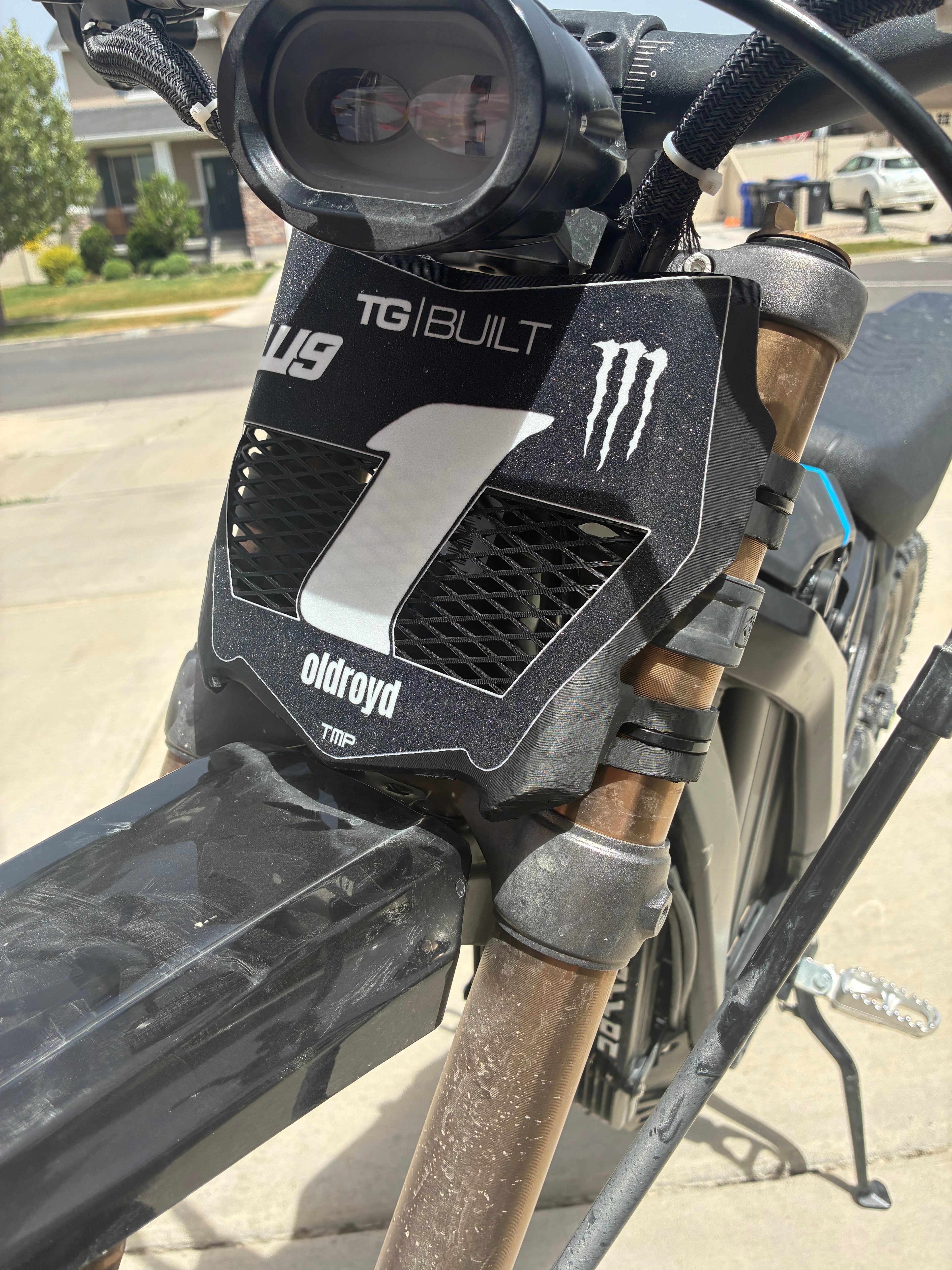 Vented plate